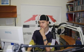 DJ Роман Александрович готовится к эфиру